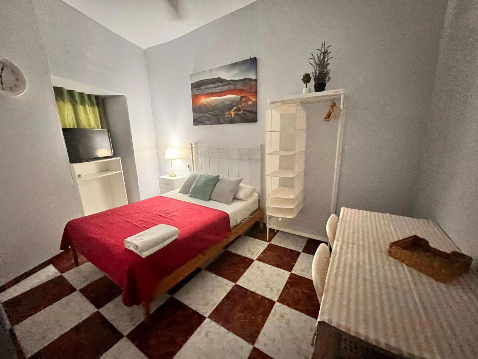Santa Isabel Low Cost Rooms In Private House Sewilla Zewnętrze zdjęcie